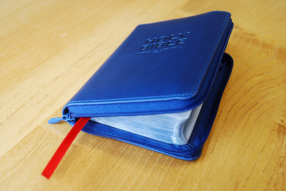 Anglais, NIV Bible navy with zip