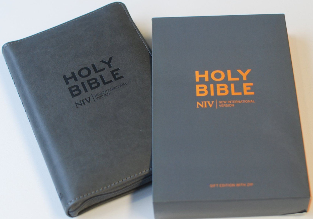 Anglais, Bible NIV - Pocket Bible with zip